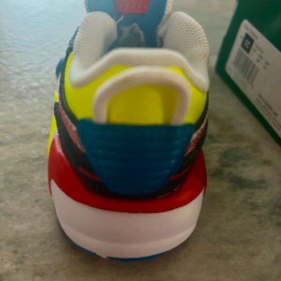 PUMA Toddler Sneakers – White/Yellow – Size 5C – New with Box - Picture 4 of 6